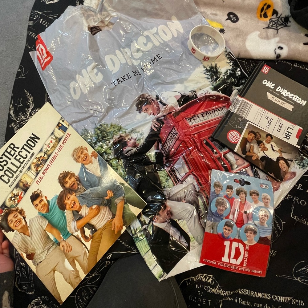 One direction 1D world pack READ DESCRIPTION!